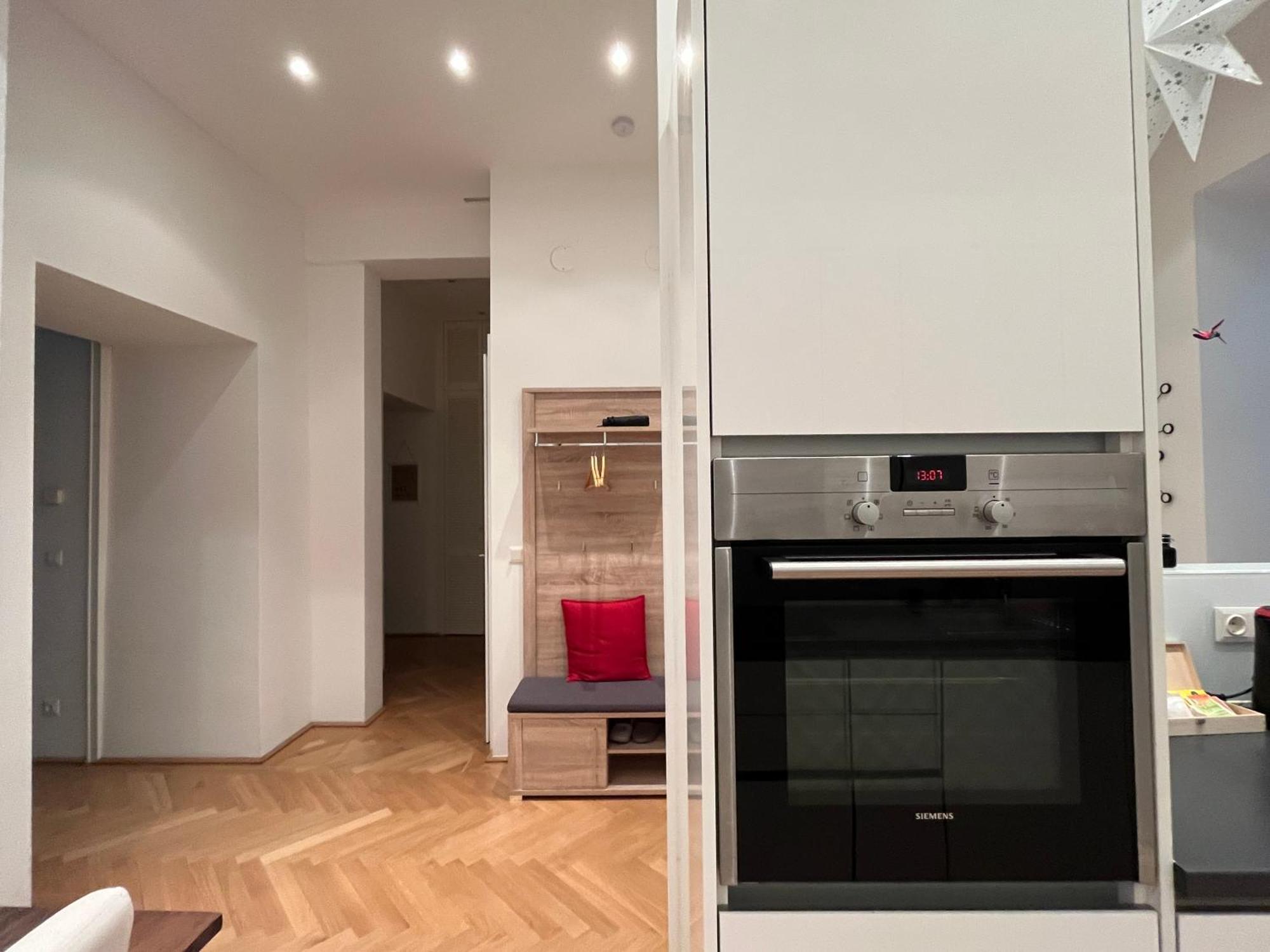 Quiet Apartment Next To Belvedere & Central Station Виена Екстериор снимка